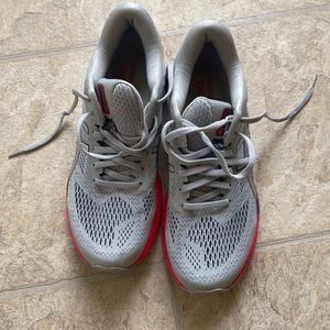 ASICS Gel Kayano 26, size 11